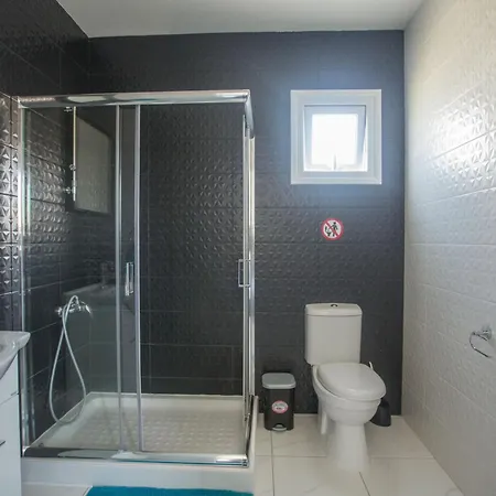 3 Schlafzimmer Mit Pool In Zentrum Protaras