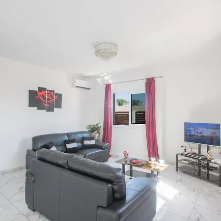 3 Schlafzimmer Mit Pool In Zentrum Σπίτι διακοπών Πρωταράς