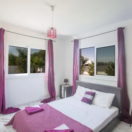 Σπίτι διακοπών 3 Schlafzimmer Mit Pool In Zentrum