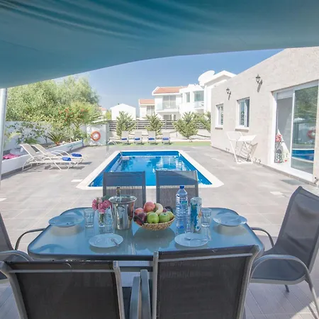 3 Schlafzimmer Mit Pool In Zentrum * Πρωταράς