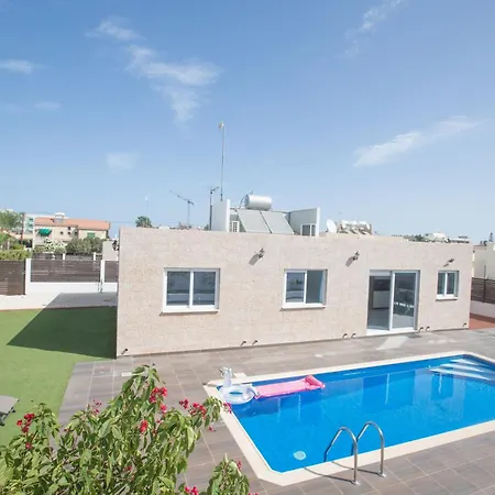 3 Schlafzimmer Mit Pool In Zentrum Πρωταράς