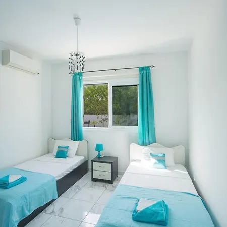 3 Schlafzimmer Mit Pool In Zentrum Protaras